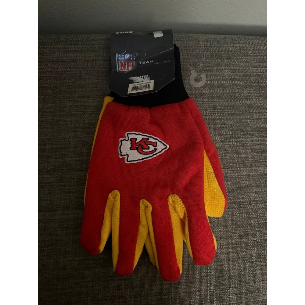 NWT  Men’s Kansas City Chiefs FOCO Branded  Utility Gloves *One Size Fits Most*